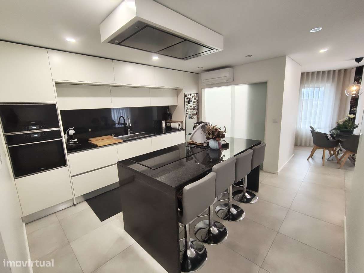 Apartamento T2, com Varanda ampla - Grande imagem: 4/14