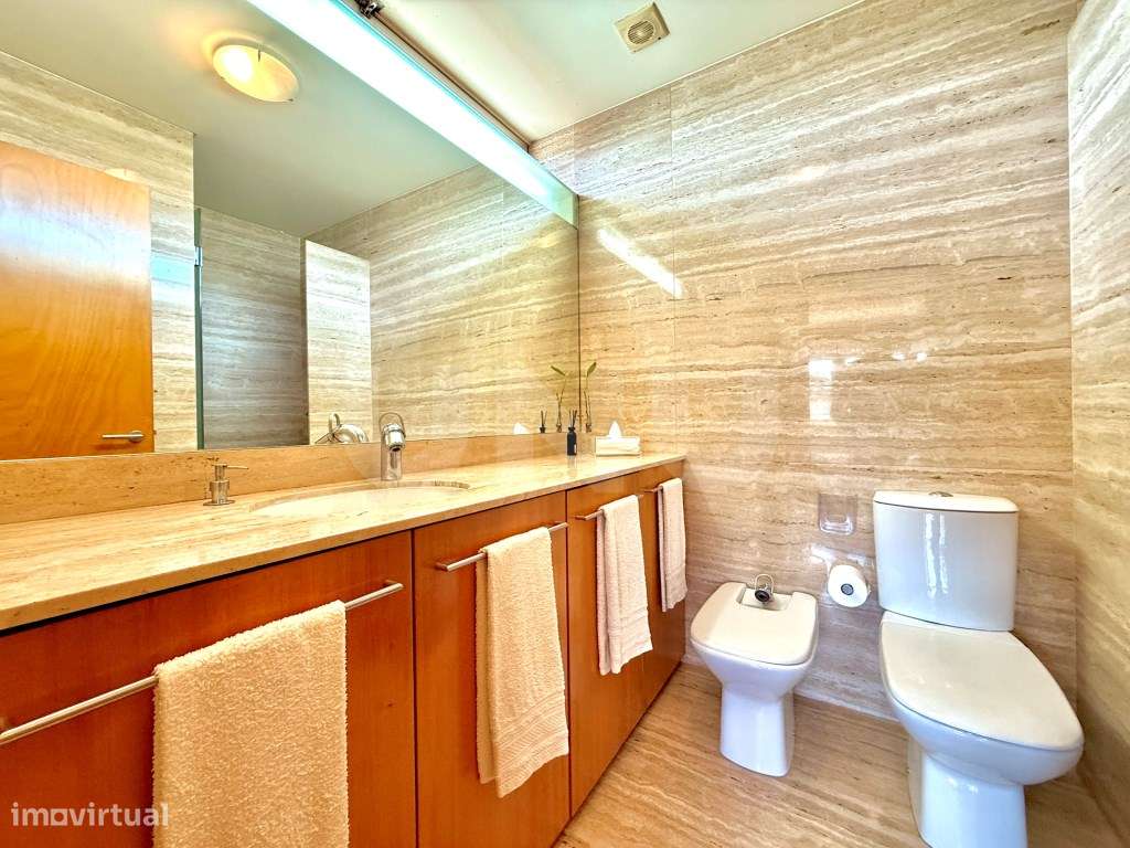 Moradia T5 Moderna com Jardim e Cave Ampla - Árvore, Vila do Conde-21