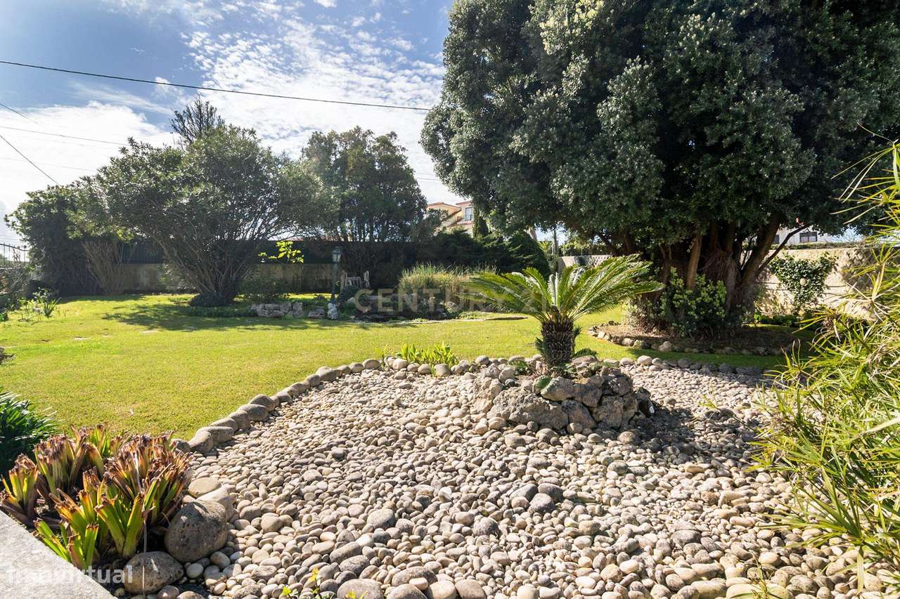 Moradia T2+3 em Seixal, Ericeira-23