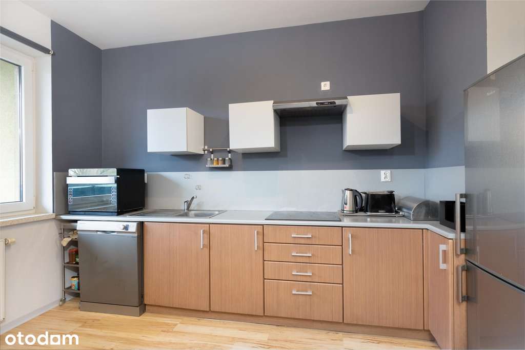 Ładne, z dużą loggią z 2010 r. piwnica, garaż-5