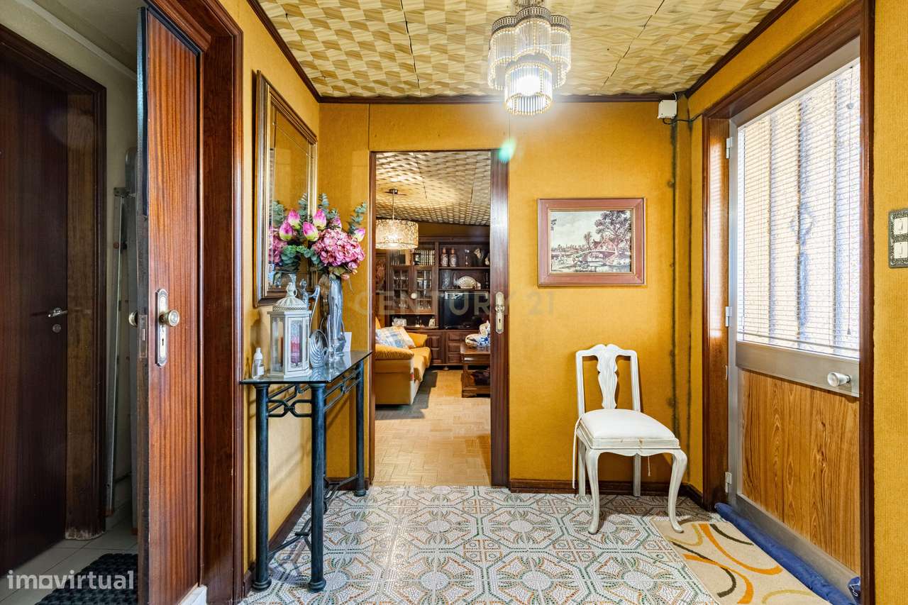 Moradia bifamiliar - Arrifana, Santa Maria da Feira - Grande imagem: 2/28