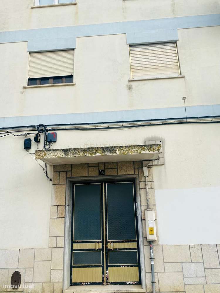 Apartamento T3 na Estrada dos Ciprestes – Excelente Oportunidade em Se-9