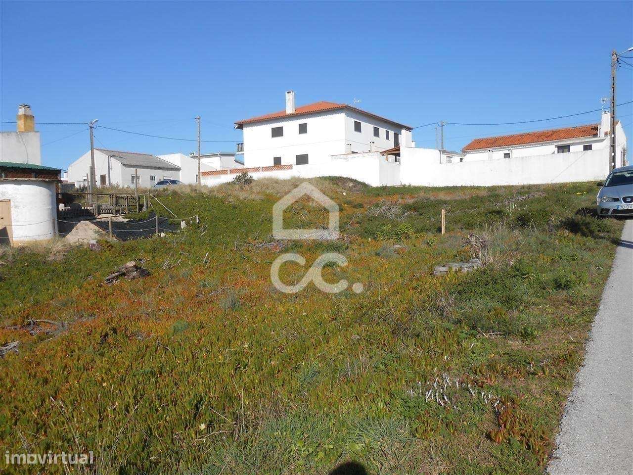 Terreno Urbano na Praia de Vale Furado-5