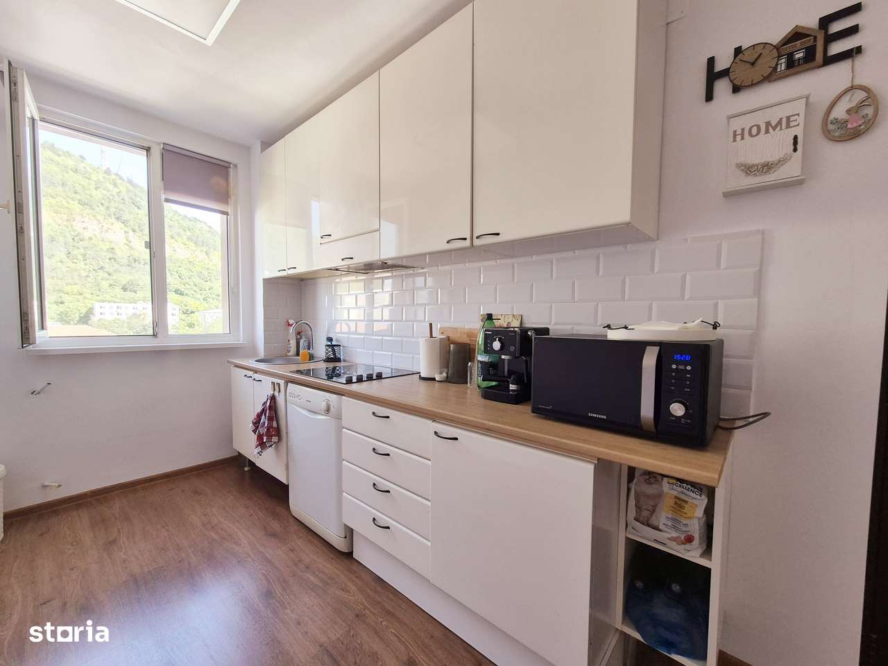 Apartament cu 2 camere, ultracentral, Piatra Neamț-0