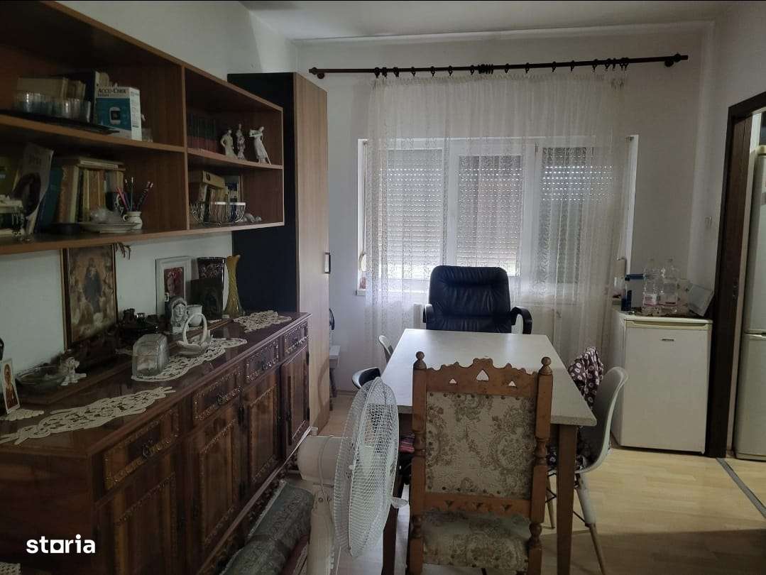 Apartament cu 2 camere, luminos cu terasa in Paleu-1