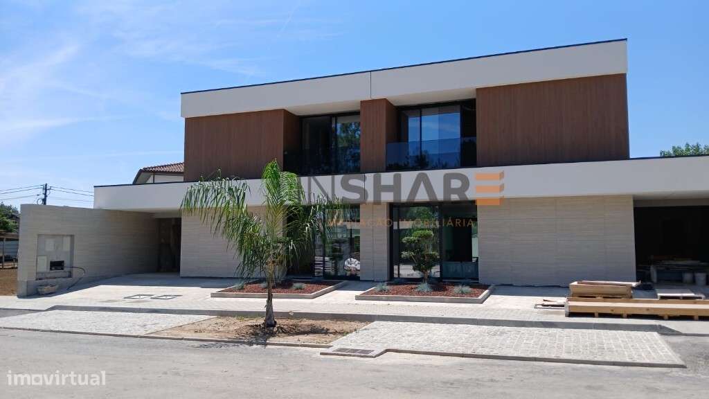 Moradia T3 em Turiz, Vila Verde-1