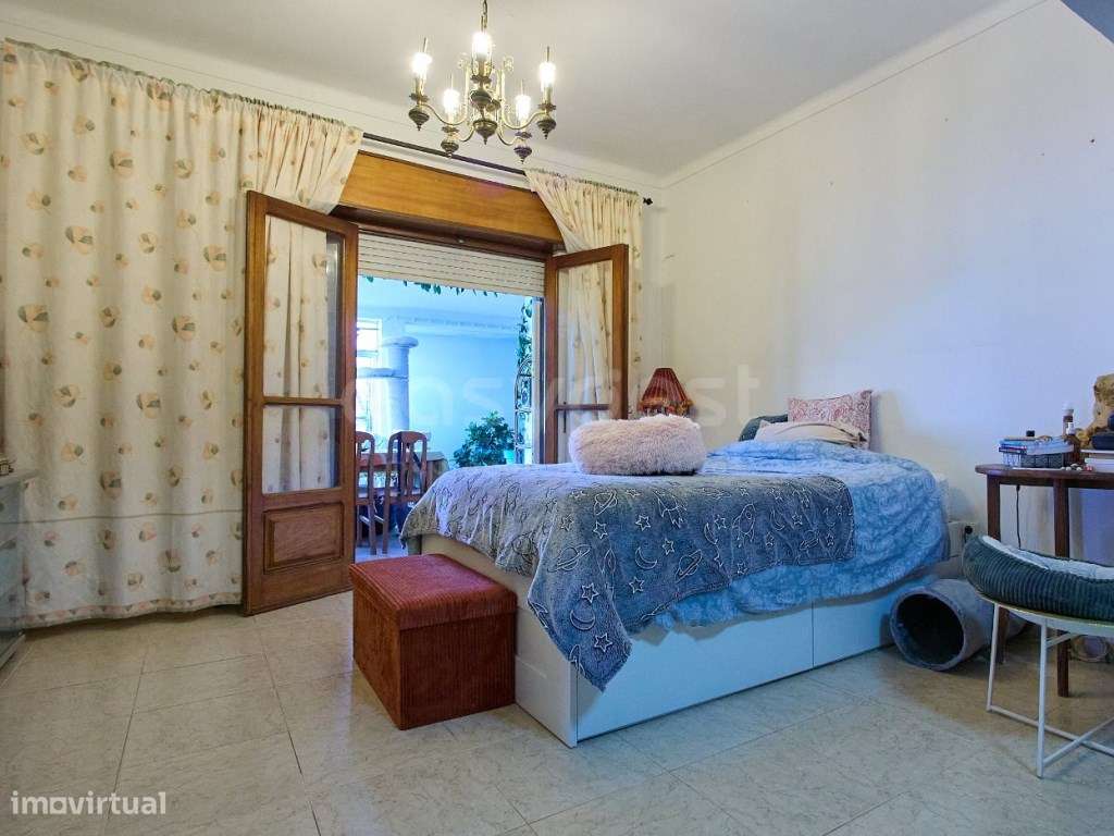 Moradia T5 com garagem, terraço e terreno agrícola - Grande imagem: 5/49