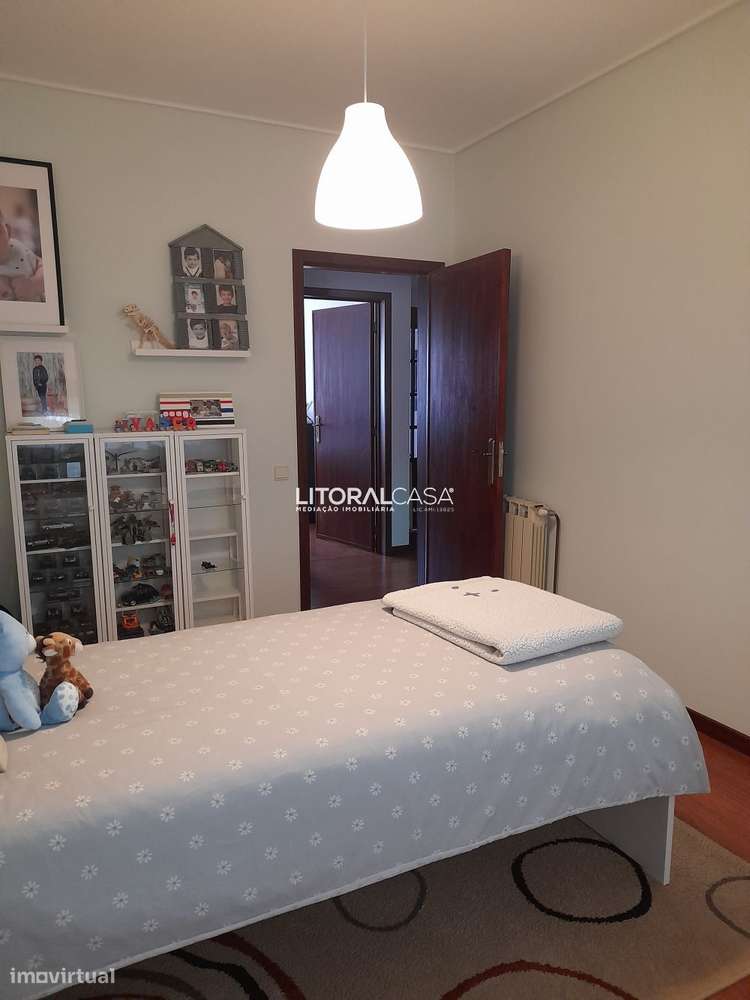 Moradia | Pátio | Churrasqueira | Terreno com árvores de fruto - Grande imagem: 5/50