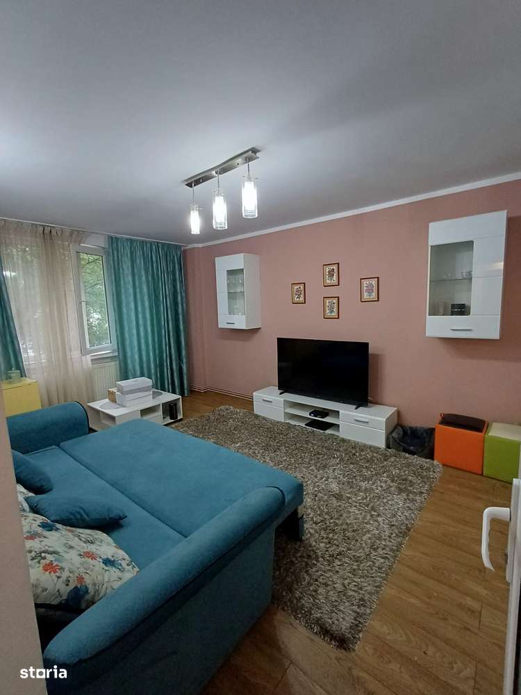 De vanzare apartament 4 camere etajul 1 loc de parcare Pret 75.000 e - Imagine principală: 1/8