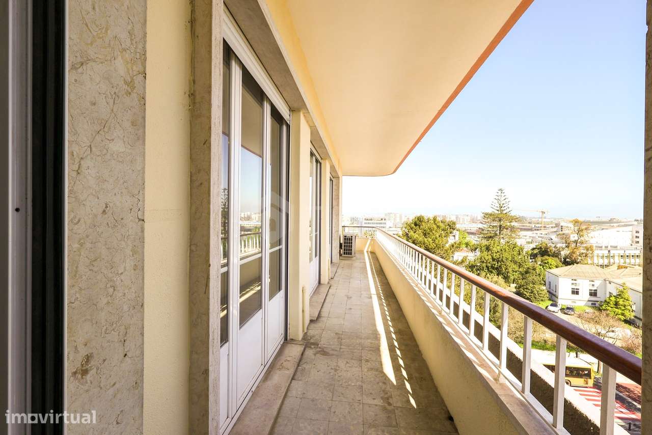 APARTAMENTO 5 ASSOALHADAS | VARANDA EM “L” PANORÂMICA | VISTA LISBOA E-27