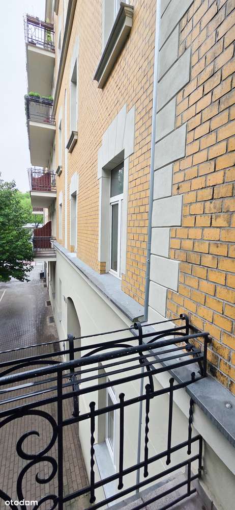 Przestronne mieszkanie 3 pokojowe z balkonem , dużą piwnicą