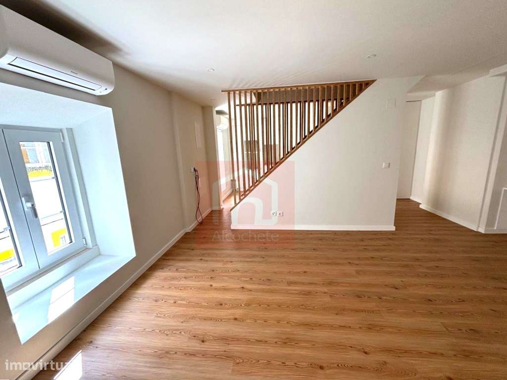 Apartamento duplex T2 no centro histórico Alcochete-14