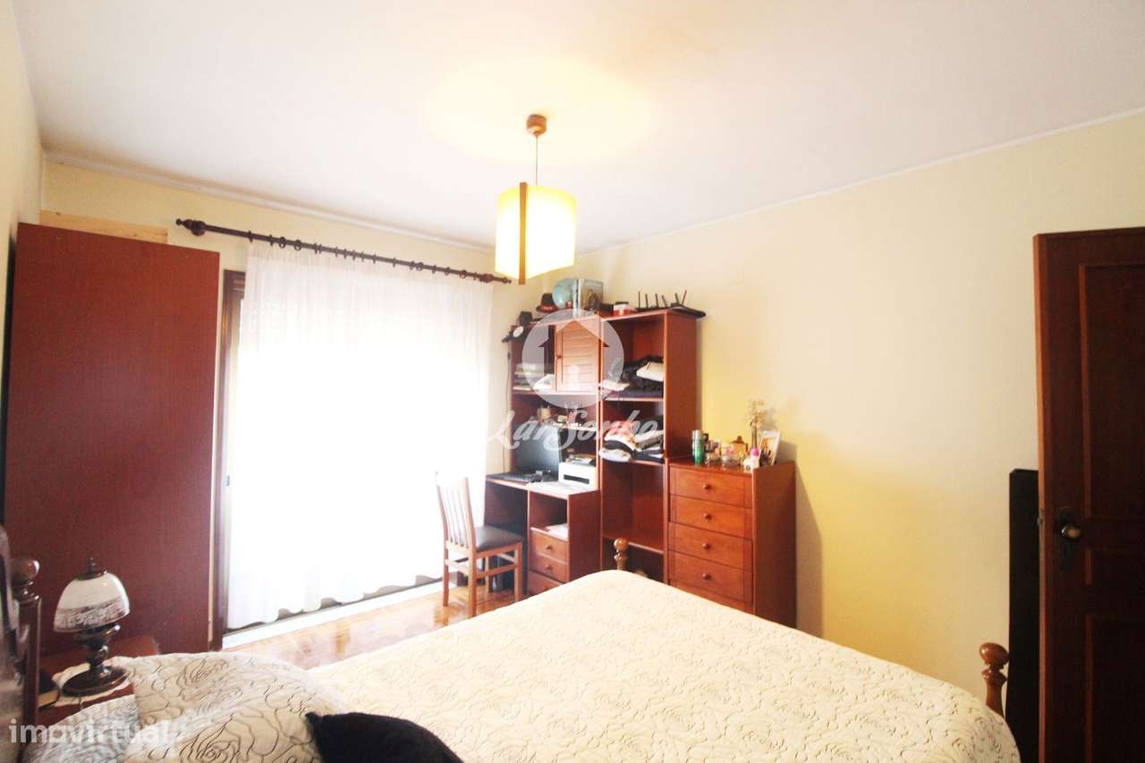 Apartamento T2, situado em Valongo-11