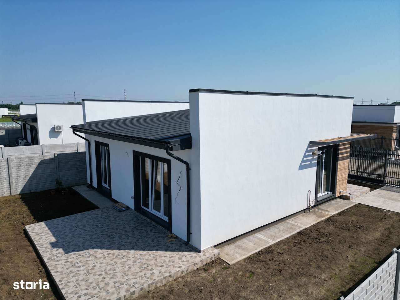 Casă nouă | pe parter |de vânzare | Comuna Berceni | 4 camere - 310 mp - Imagine principală: 2/18