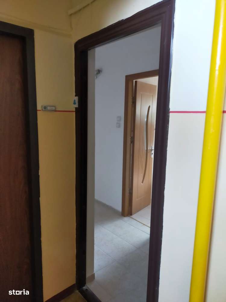 Apartament 3 camere ,2 balcoane,etajul 3,zona Astra,125500 Euro-8