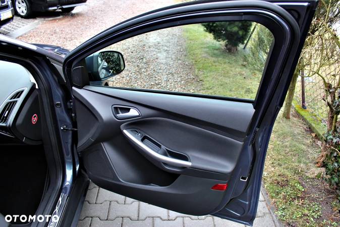 Ford Focus 1.6 TDCi DPF Champions Edition - 19