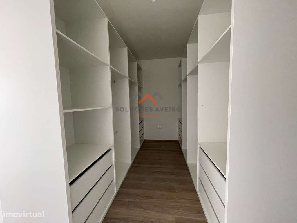Apartamento T3 Novo - Aguada de Cima - Grande imagem: 4/17