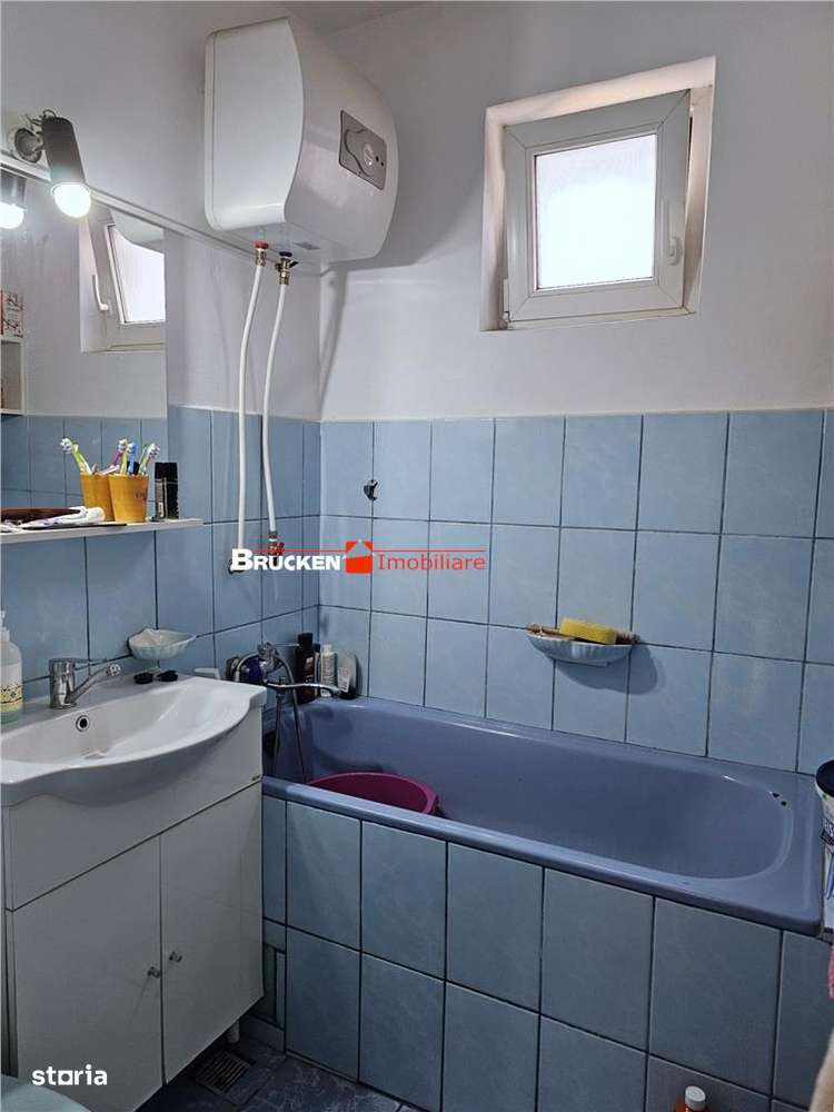 Casa spatioasa P+M cu spatiu comercial – Rogerius, zona Stadionului-9