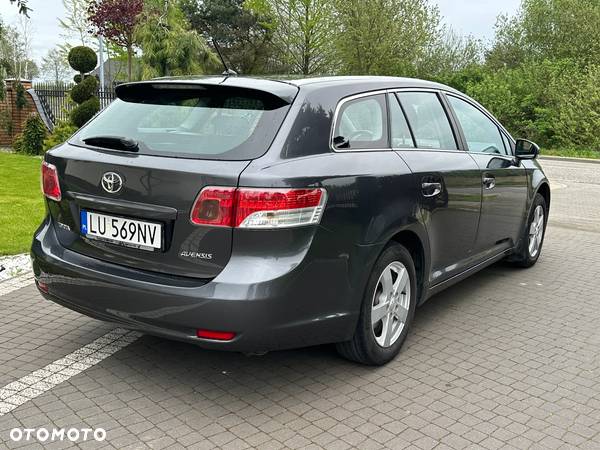 Toyota Avensis Combi 1.6 - 11