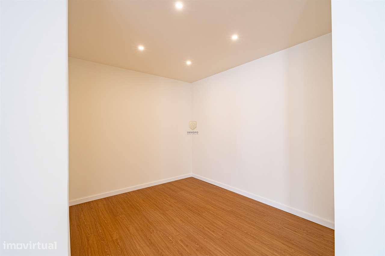 Apartamento T4 totalmente remodelado na Avenida da Boavista, Porto. - Grande imagem: 5/31