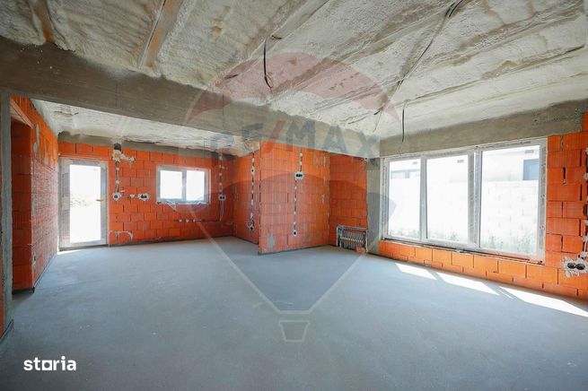 Casă cu 4 camere de vânzare în Sântandrei-2