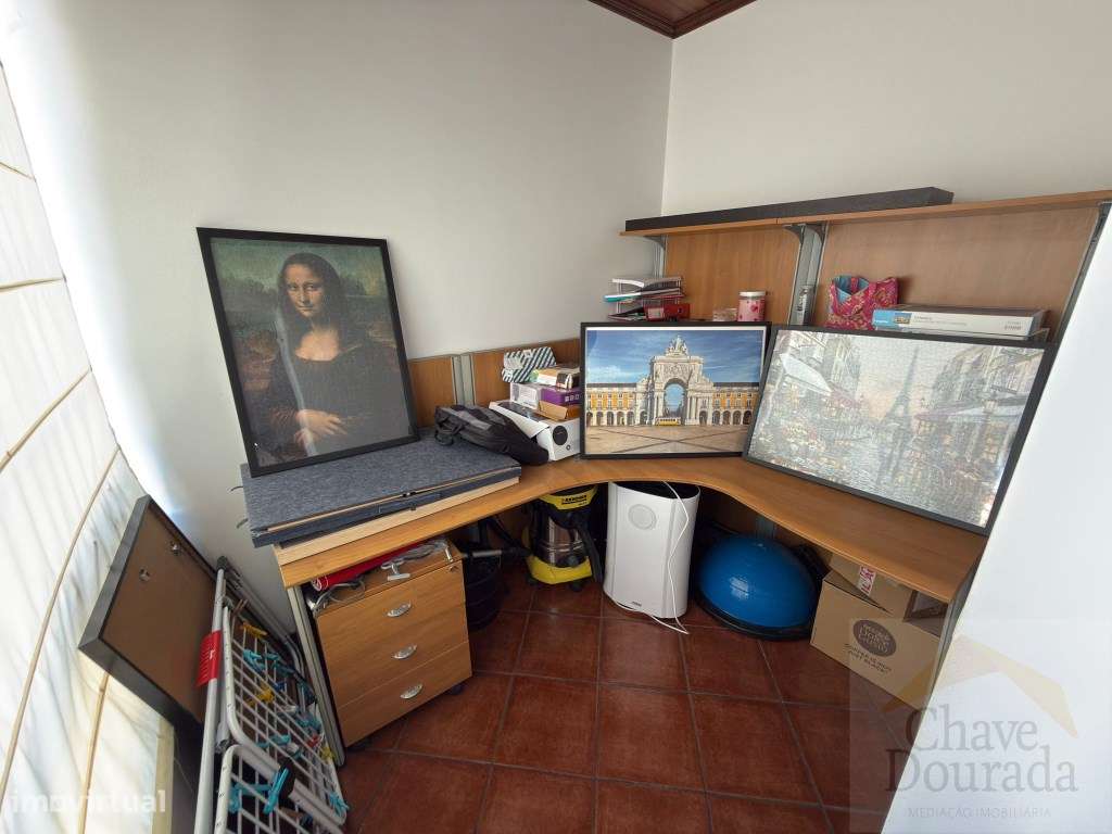 Apartamento T1+2 com garagem, em Santa Clara-10