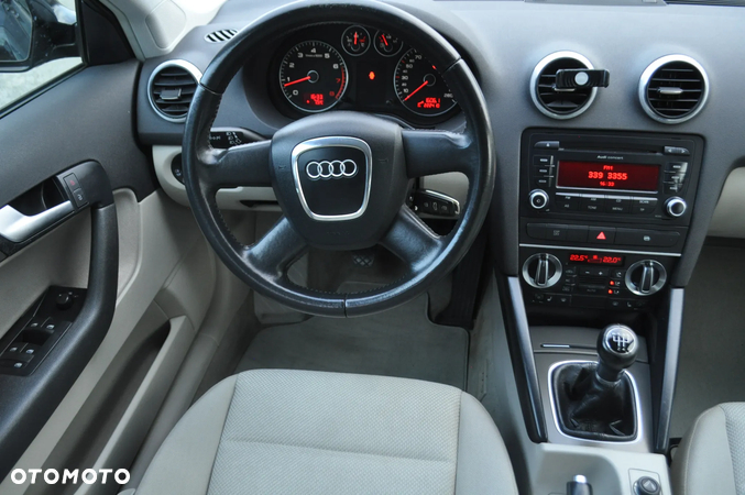 Audi A3 1.6 Attraction - 7