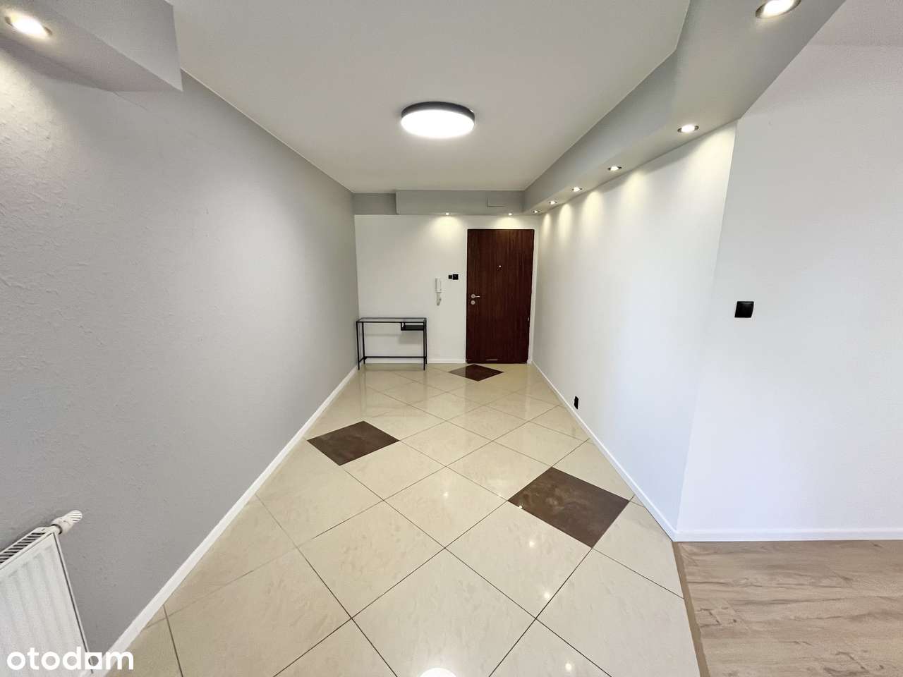 REZERWACJA! Po Odświeżeniu! Ogródek! Przestronne! Garaż!-11