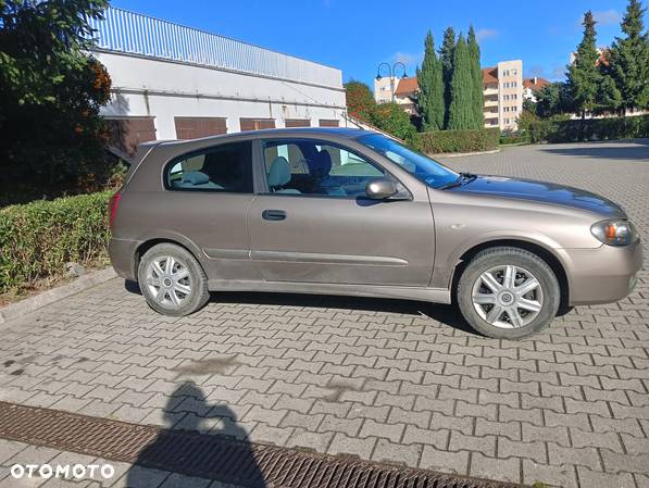 Nissan Almera - 7