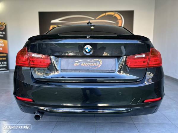 BMW 318 d Line Sport - 18