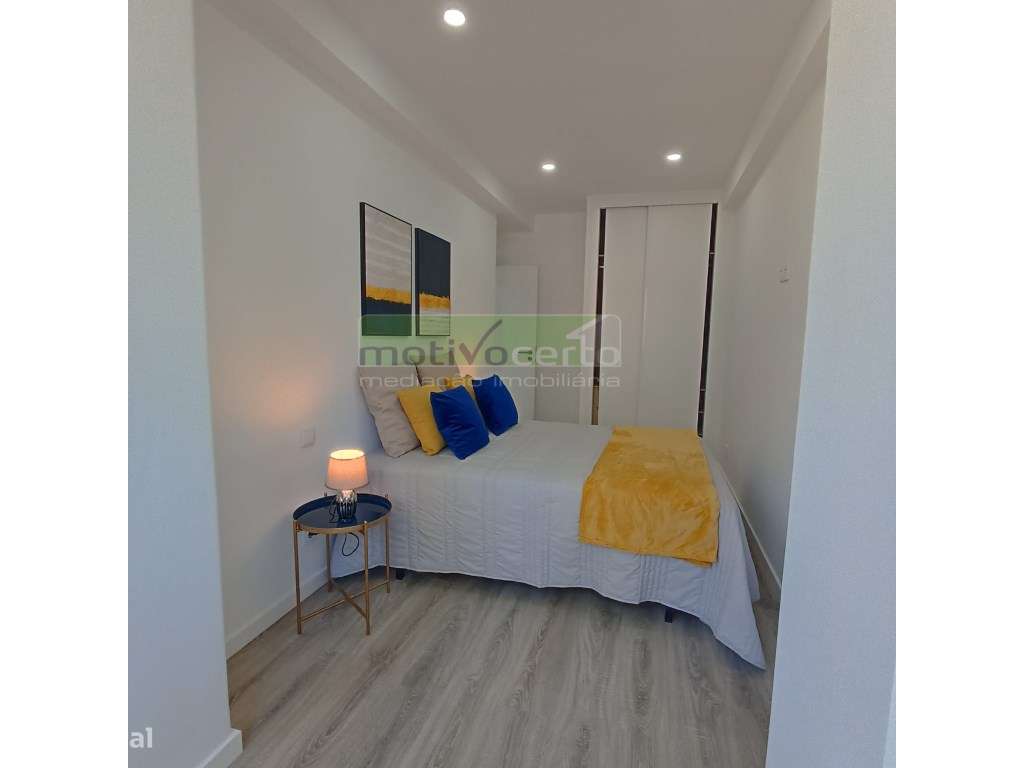 T2 com Pátio Totalmente Remodelado, no Coração de Campolide, Lisboa-8