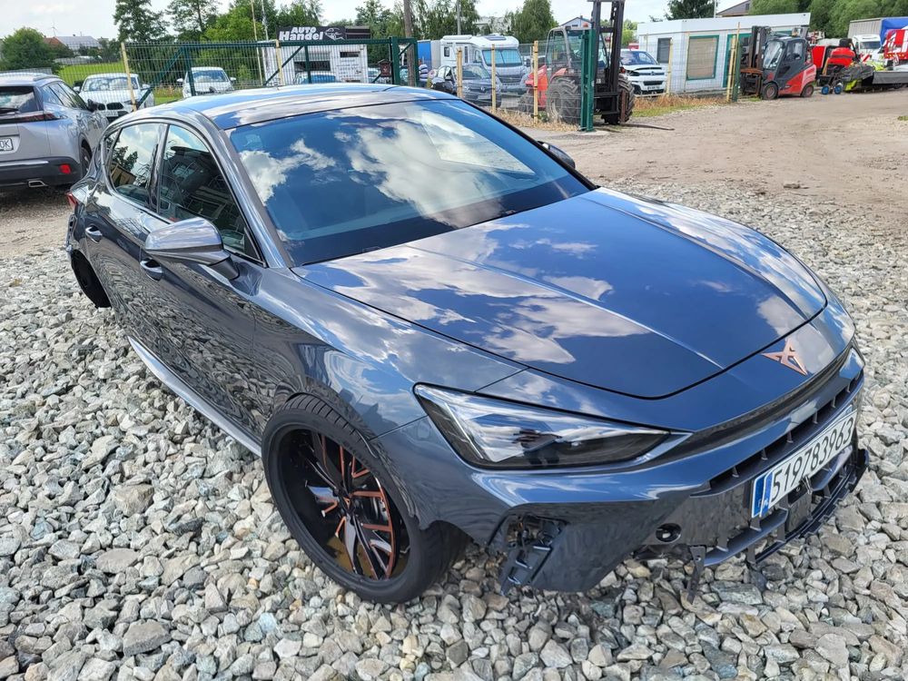 Cupra Leon 1.5 e-Hybrid PHEV Tribe Edition DSG 2025