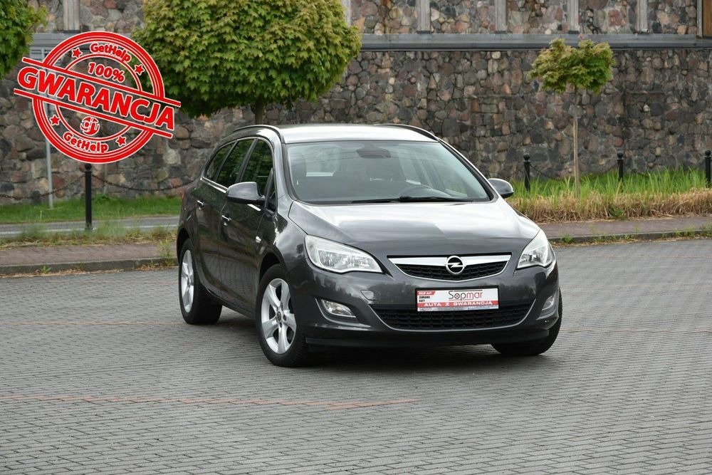 Opel Astra J 2011