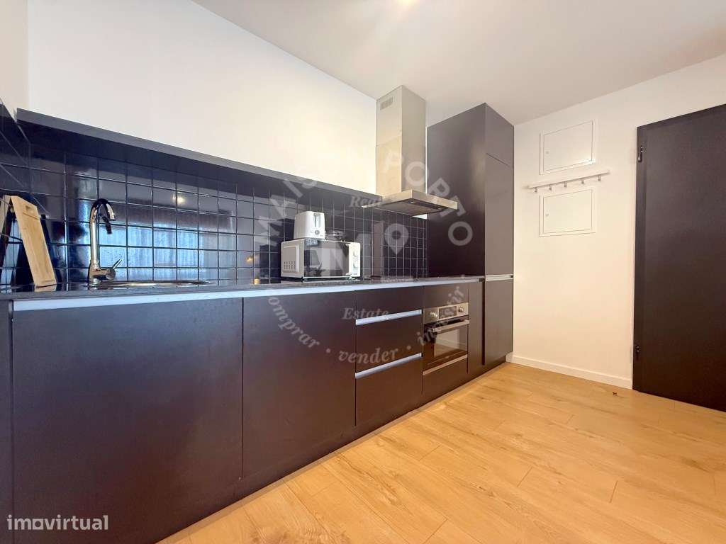 Apartamento T1 com Varanda, Vista Mar e Lugar de Estacionamento em ...-11