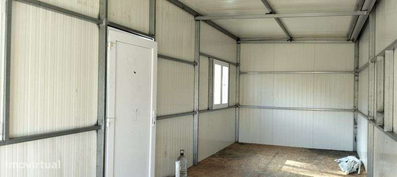 Anexo modelar com 9×3m   em aço galvanizado e painel sanduíche - Grande imagem: 4/6
