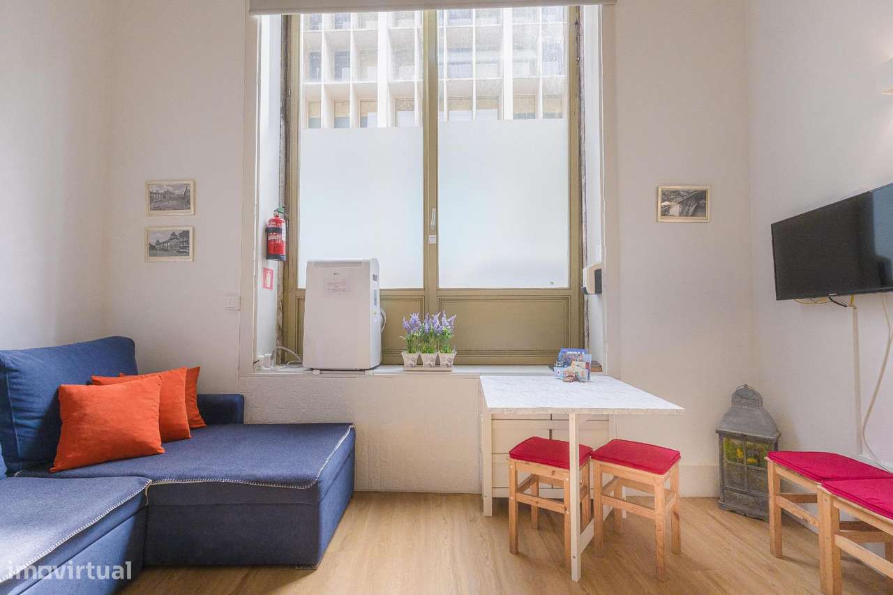 Apartamento T0 com Mezanino | Rua Alves da Veiga | Porto-1