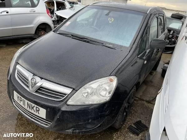 Dezmembrez Opel Zafira 2012 1.7 Euro 5 - 4