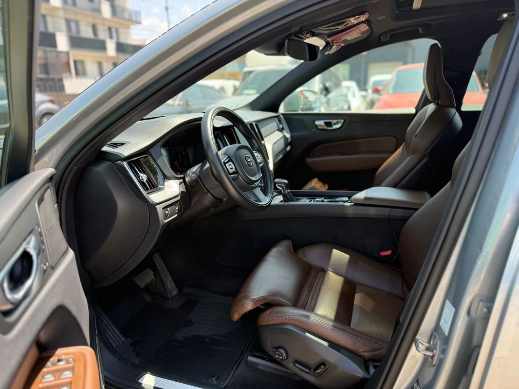 Volvo XC 60 T5 AWD Inscription - 6