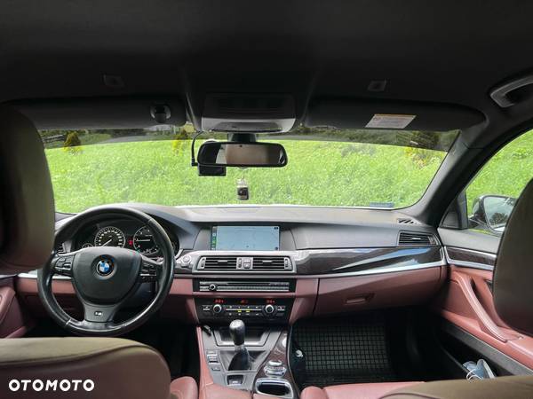 BMW Seria 5 525d - 23