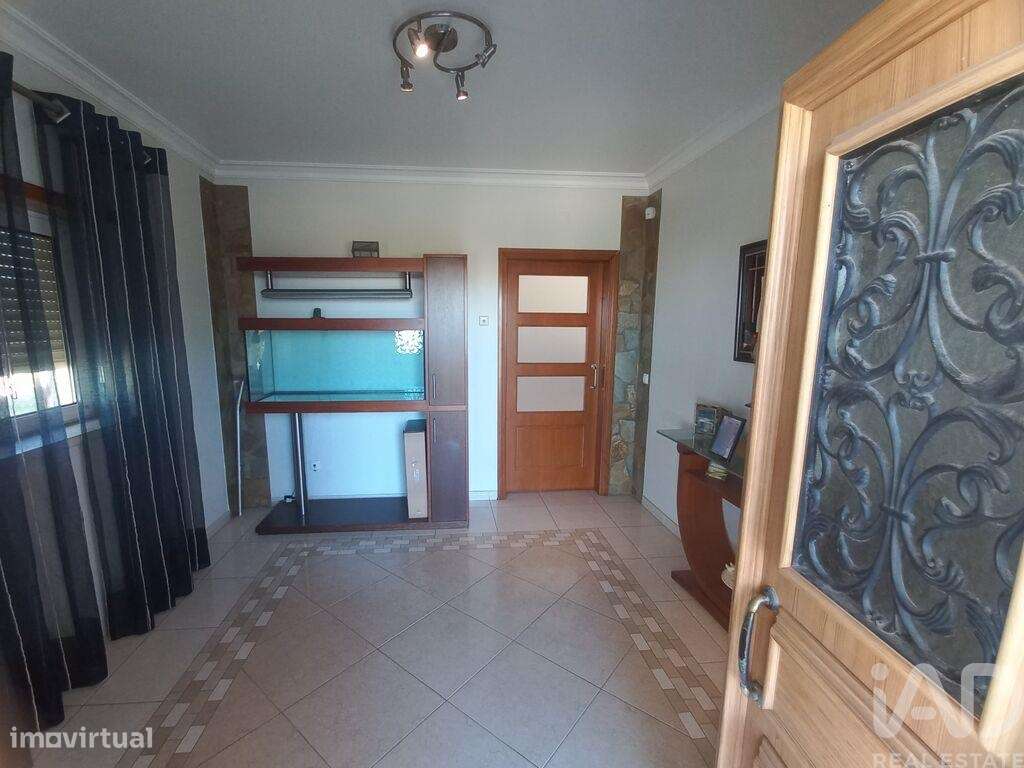 Casa / Villa T4 em Arrabal de 212 m2 - Grande imagem: 2/31