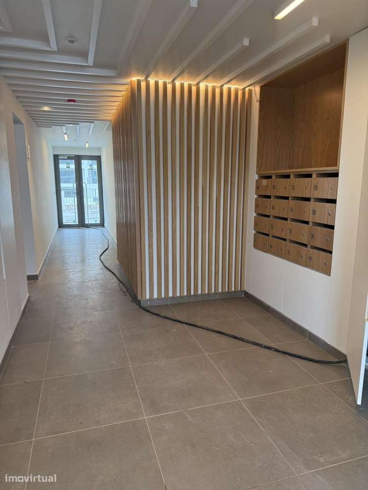 Apartamento T4 com jardim, Loures-14