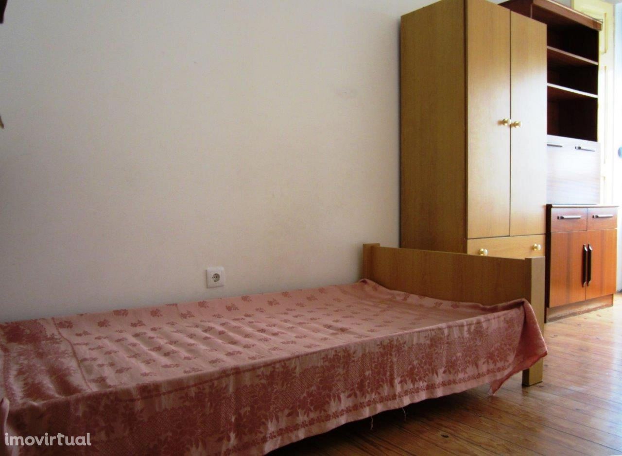 450565 - Quarto com cama de solteiro em apartamento em Alcântara