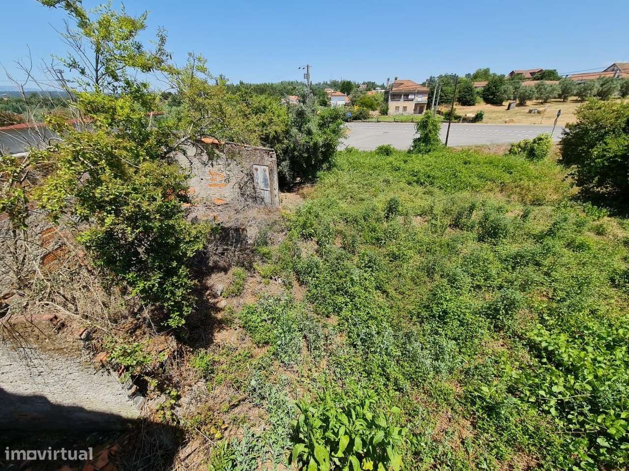 Moradia  com Terreno Urbano e Rústico  | 3.147 m2 |  Vimieiro, Santa C-56