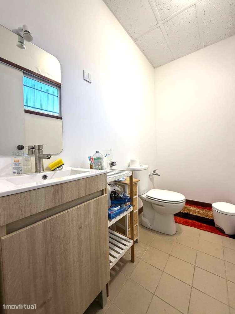 Casa térrea isolada no Torrão do Lameiro, situada junto à Ria-11