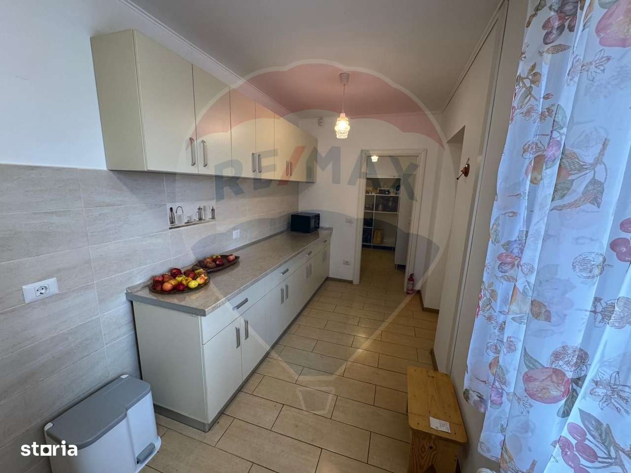 Casă / Vilă cu 6 camere de vânzare în zona Darmanesti-3