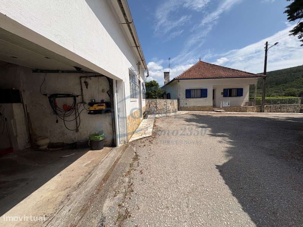 Moradia T5 com Grande Terreno Plano, Garagem, Anexos e Elevado Pote...-29