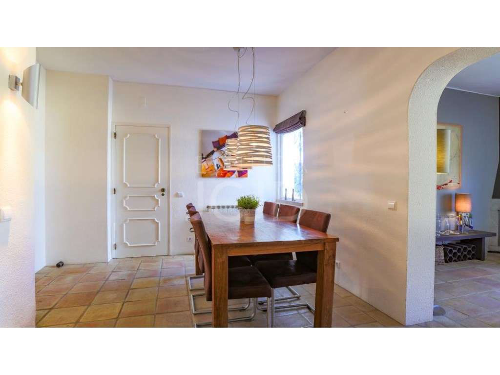 Fantástica Moradia Isolada T4 Frente ao Golfe, Totalmente Remodelad...-5
