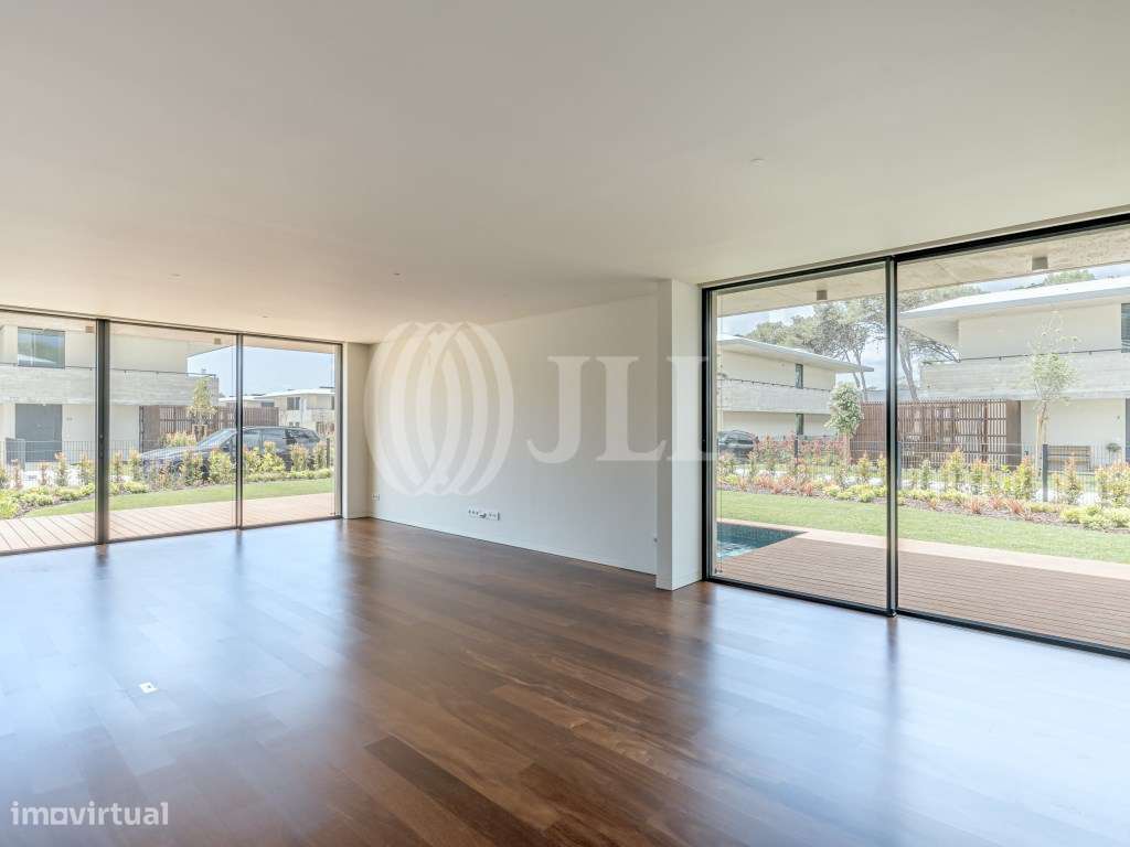 Moradia T3 com piscina, condomínio SandWoods, em Cascais - Grande imagem: 4/33
