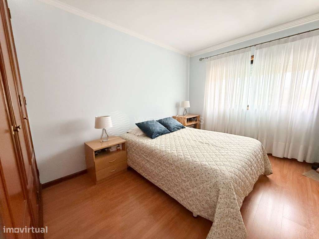 T2 Último Piso com Lareira e Lugar de Garagem | Pedras Rubras-16