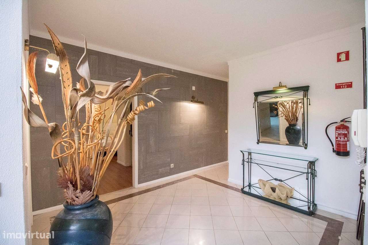 Exclusiva Moradia V5+2 em Vilamoura com Vista Deslumbrante para o Camp - Grande imagem: 4/41